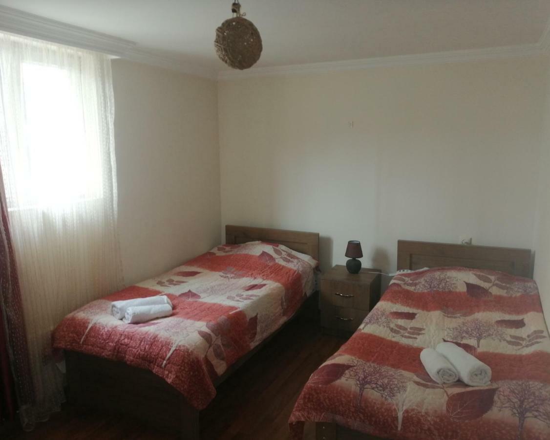 Jeiran Japaridze'S Guesthouse Местія Екстер'єр фото