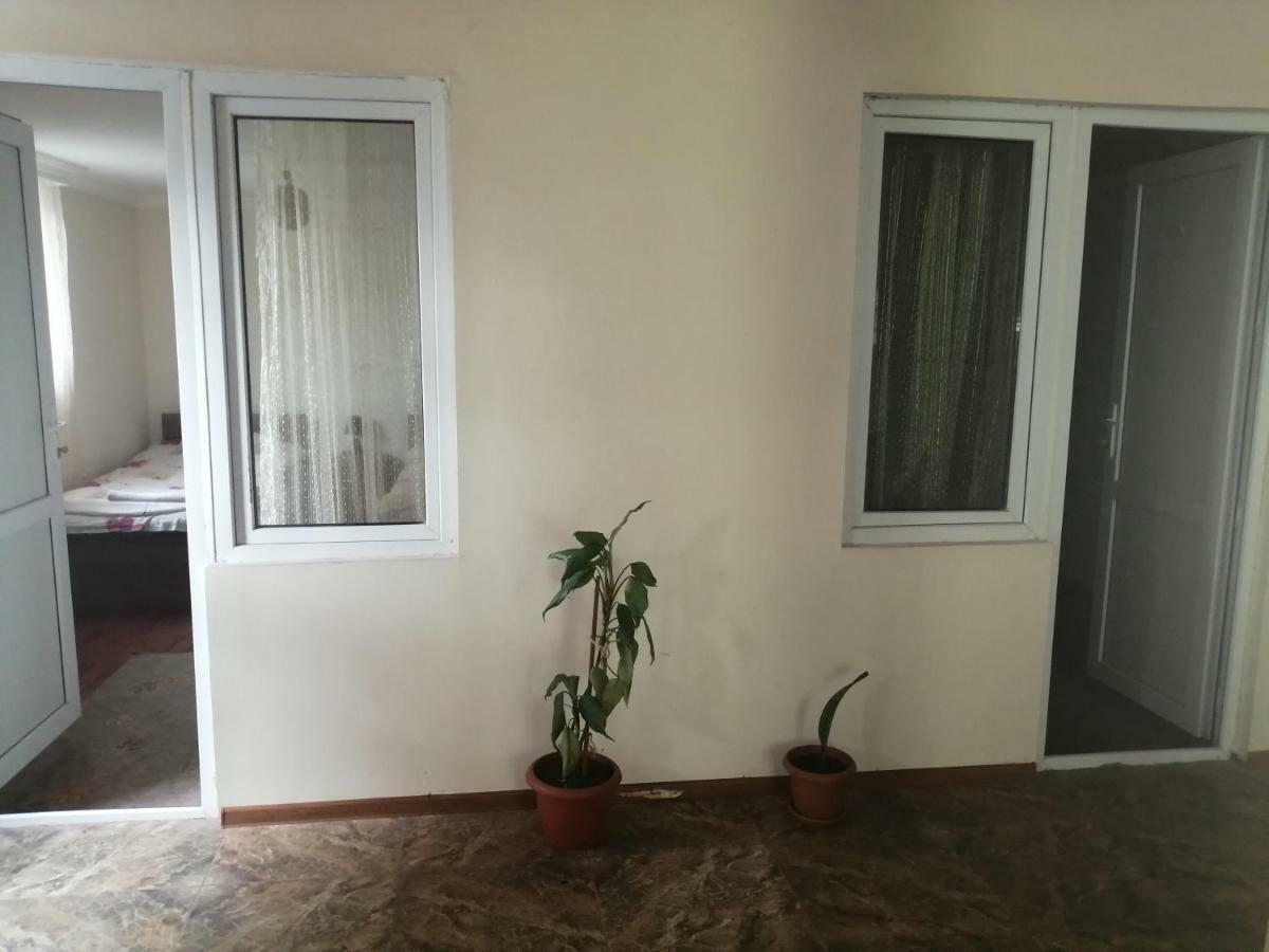 Jeiran Japaridze'S Guesthouse Местія Екстер'єр фото